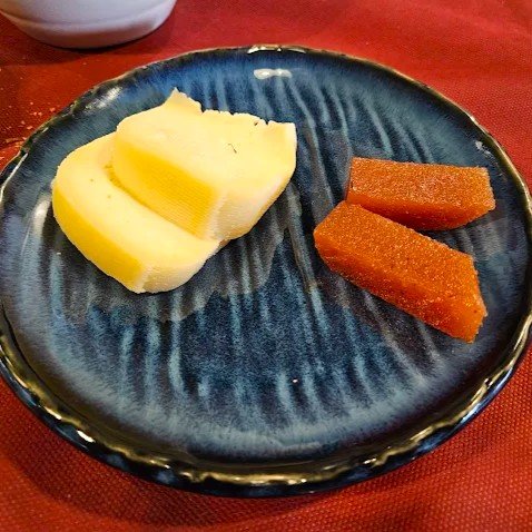 Queso de tetilla con membrillo
